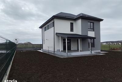 Casă cu 4 camere cu Teren 503 Mp în Tărtășești - 2