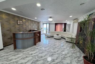 Apartament cu 5 camere decomandat în Km 4 - 4