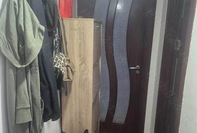 Vand apartament 3 camere in Targu Jiu, strada Sublocotenent Gheorghe Barboi, langa pia?a mica ,et4,s - 5
