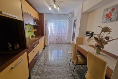Apartament cu 3 camere decomandat în Centrul Civic - 1