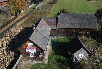 Casa de vanzare in Horodnic de Jos cu teren de 3900mp - 4