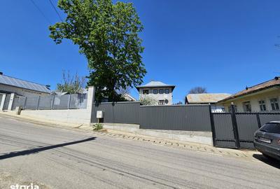 Casă cu 3 camere cu Teren 2500 Mp în Bosanci - 4
