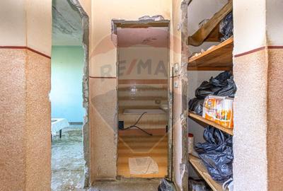 Apartament 2 camere/ 2 balcoane/de renovat-  zona Tractorul! - 17