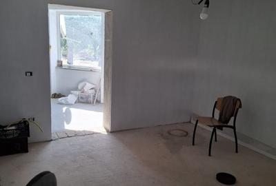 Casă cu 4 camere în Mândruloc