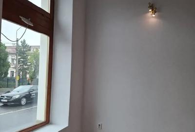 Spațiu comercial, de 48 mp, în Central - 1