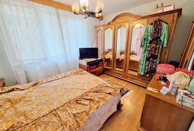 Apartament 2 camere decomandat , zona Cora - 3