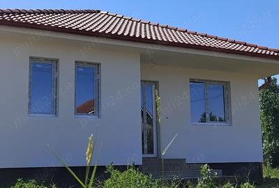 Casă cu 3 camere în Central