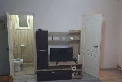 Garsonieră decomandată în Central