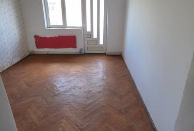 Apartament cu 4 camere semidecomandat în Central - 2