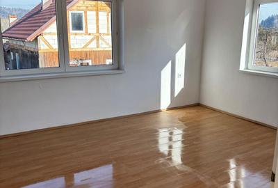 Casă cu 4 camere în Izvoru Mureșului - 1