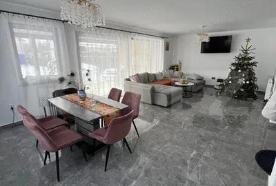 Casă cu Teren 720 Mp în Central - 1