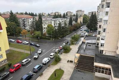 Apartament cu 3 camere decomandat în Simeria - 5