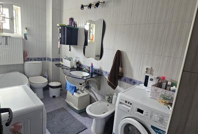 Apartament cu 3 camere semidecomandat, mobilat în Dragomirești-Deal - 6