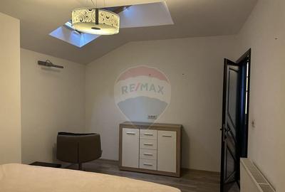 Apartament 4 camere ROZNOV Central de inchiriat - 8