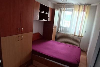Apartament cu 3 camere decomandat în Petros - 8