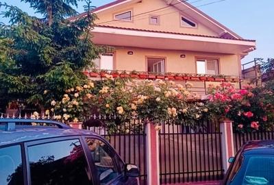 Casă individuală cu 5 camere cu Canalizare în Central - 1