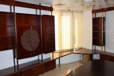 Birou, de 950 mp, în P-ța Victoriei - 3