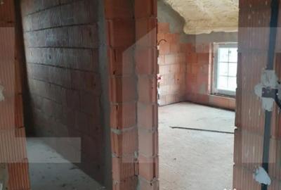 Casă cu 3 camere cu Teren 306 Mp în Urseni