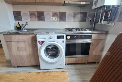 Apartament de vanzare, cu o camera decomandata, 84 mp, zona - 9