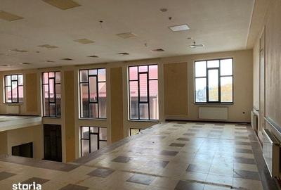 Spațiu comercial, de 450 mp, în Central - 11