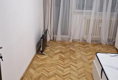 Apartament cu 3 camere decomandat în Drumul Taberei - 4