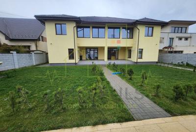 Casă individuală cu 10 camere cu Teren 914 Mp în Ciarda Roșie