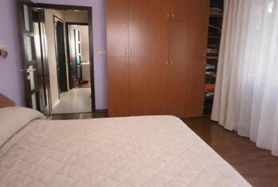 Apartament cu 3 camere semidecomandat, mobilat în Central - 2