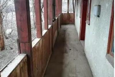 Casă cu 4 camere cu Teren 1485 Mp în Răzoarele - 8