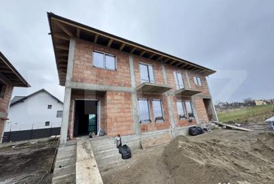 Casă cu 3 camere cu Teren 250 Mp în Central - 2