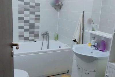 Apartament cu 3 camere decomandat în Roșu - 4
