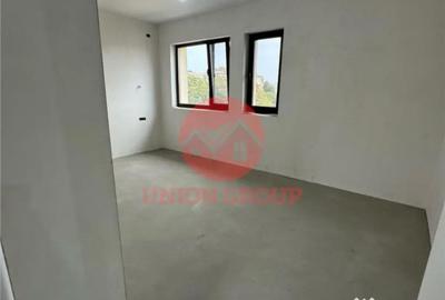 Apartament cu 3 camere decomandat în Dacia - 2