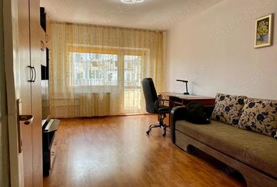 Inchiriez Apartament cu 2 camere, decomandat, Bulevardul Octavian Goga, Sector 3, etaj 3 9, an 2000 - 9