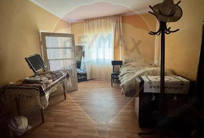 Casa / Vila cu 4 camere de vanzare - 4