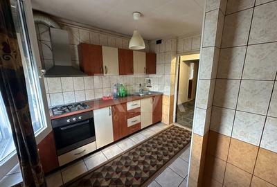 Apartament 3 camere , Decomandat , Zona Giurgiului - 9