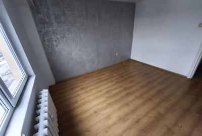 Apartament cu 2 camere decomandat în Boema - 3