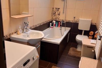 Apartament cu 3 camere semidecomandat, mobilat în Circumvalațiunii - 15