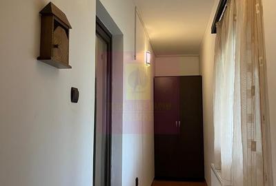 Casă cu 6 camere în Central