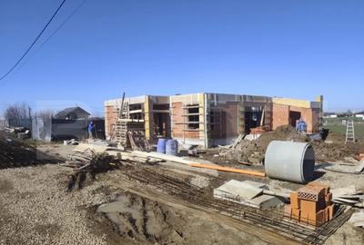 Casă cu 4 camere cu Teren 500 Mp în Central