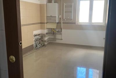 Apartament cu 3 camere decomandat în Aeroport - 3