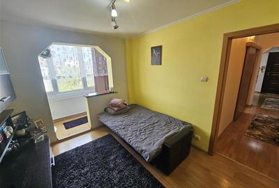 Apartament cu 2 camere decomandat, mobilat în Micro I - 16