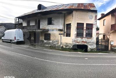 Spațiu comercial, de 400 mp, în Central - 3