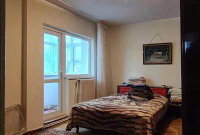 Ap. 3 camere decomandat, etaj 1, Tiglina 1 - 6