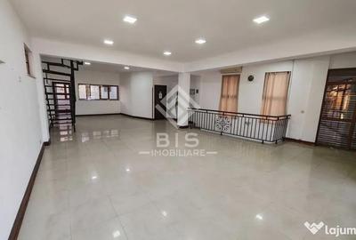 Spațiu comercial, de 90 mp, în Central - 7
