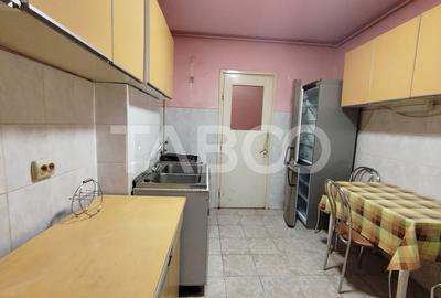 Apartament 3 camere de inchiriat etaj intermediar mobilat utilat Apartament 3 camere de inchiriat etaj intermediar mobilat utilat - 4