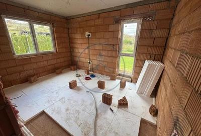 Casă cu 4 camere cu Teren 350 Mp în Central - 2