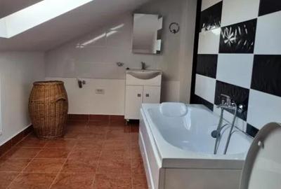 Apartament cu 2 camere decomandat în Burdujeni