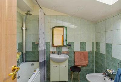 Casă cu 6 camere cu Teren 1428 Mp în Săcele - 8