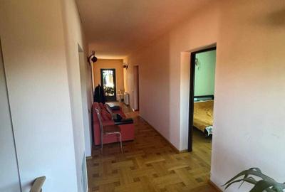 Casă cu 4 camere în Amara