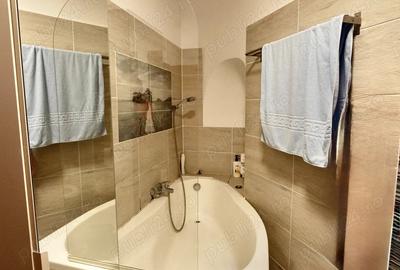 5 camere - Centru Vechi - Poarta Schei 24 (2 dormitoare, 2 livinguri) 3 bai terasa renovat - 5