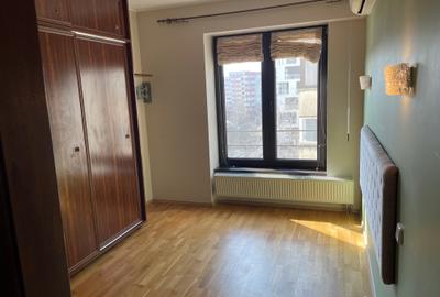 Apartament cu 3 camere semidecomandat în 13 Septembrie - 7
